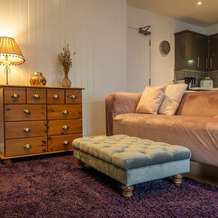 Cute 1 Bed Apartment 2 Mins From The Sea - Sleeps 4, Flat 8 The Gables, Church Street, Lyme Regis Zewnętrze zdjęcie