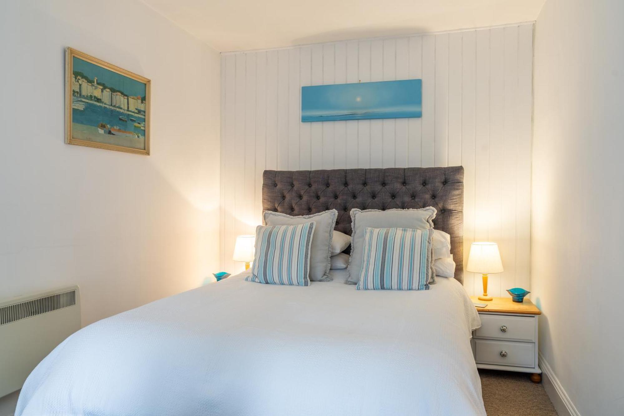 Cute 1 Bed Apartment 2 Mins From The Sea - Sleeps 4, Flat 8 The Gables, Church Street, Lyme Regis Zewnętrze zdjęcie