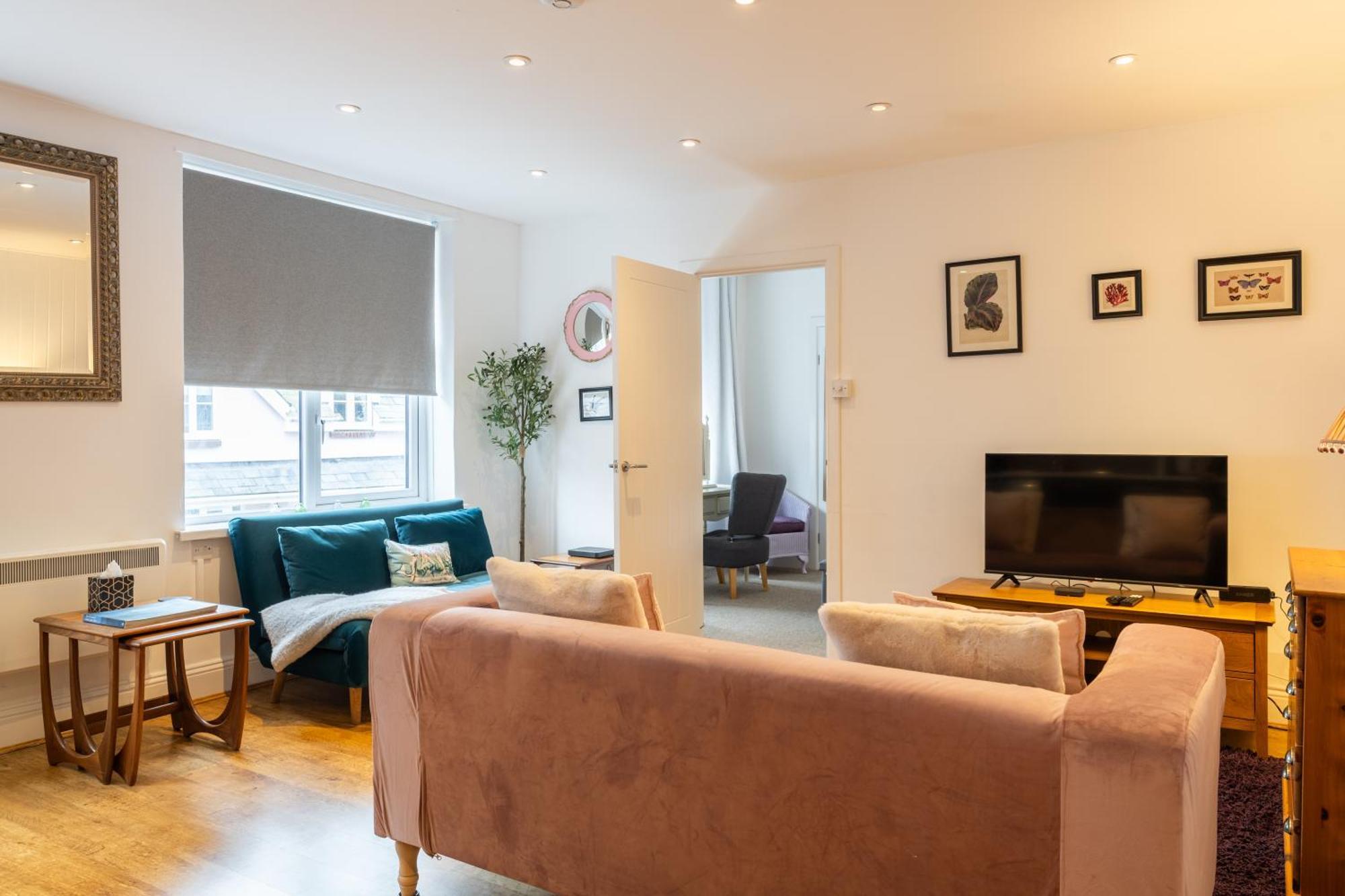 Cute 1 Bed Apartment 2 Mins From The Sea - Sleeps 4, Flat 8 The Gables, Church Street, Lyme Regis Zewnętrze zdjęcie
